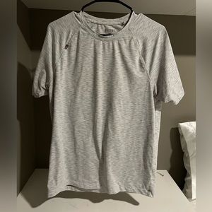 Rhone reign short sleeve workout shirt
